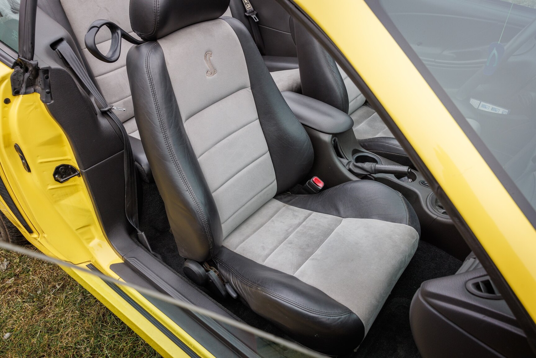 Innenraumfoto von 2003 Ford Mustang SVT Cobra