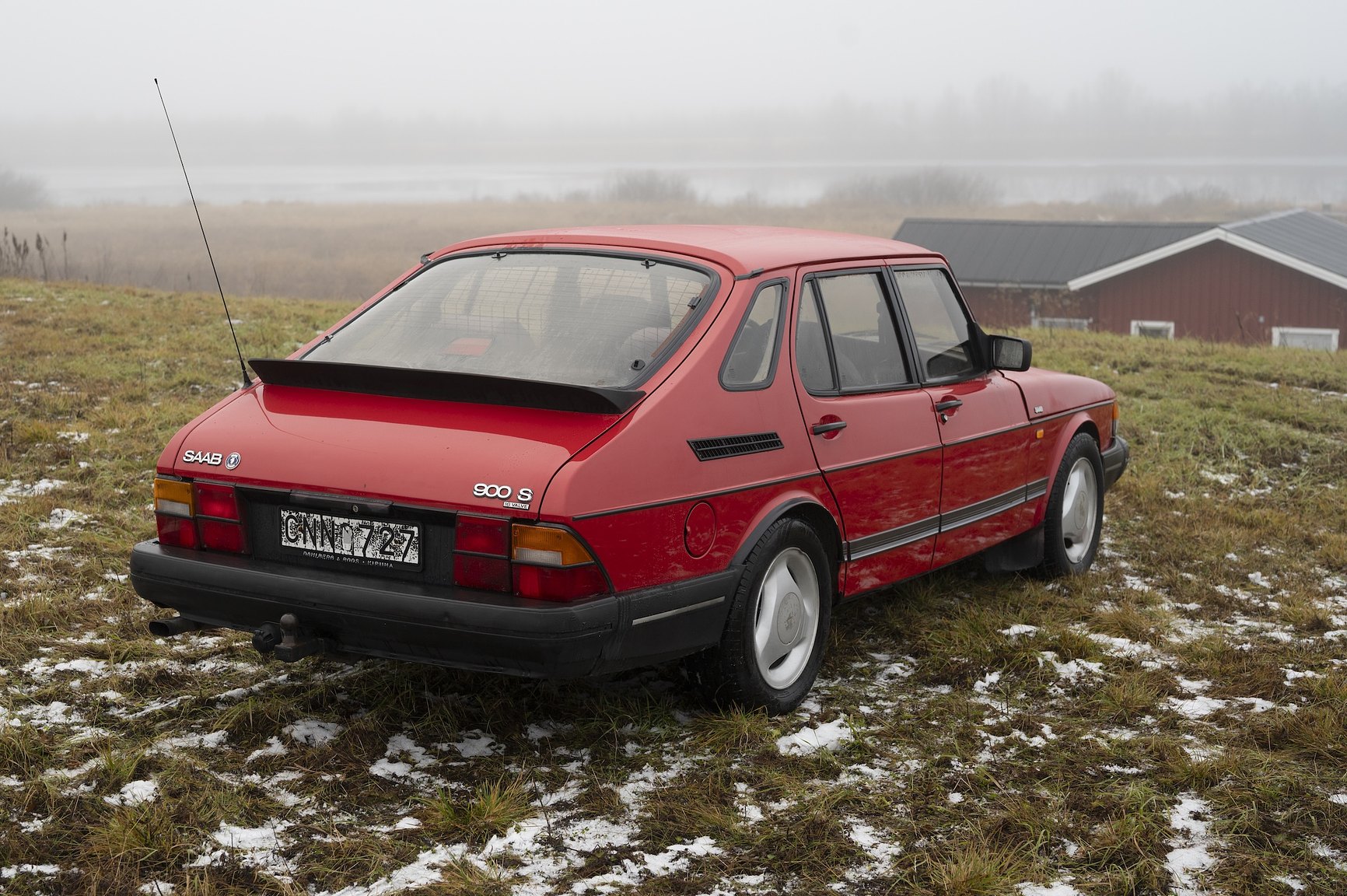 Exteriörbild på 1992 SAAB 900 S – NO RESERVE