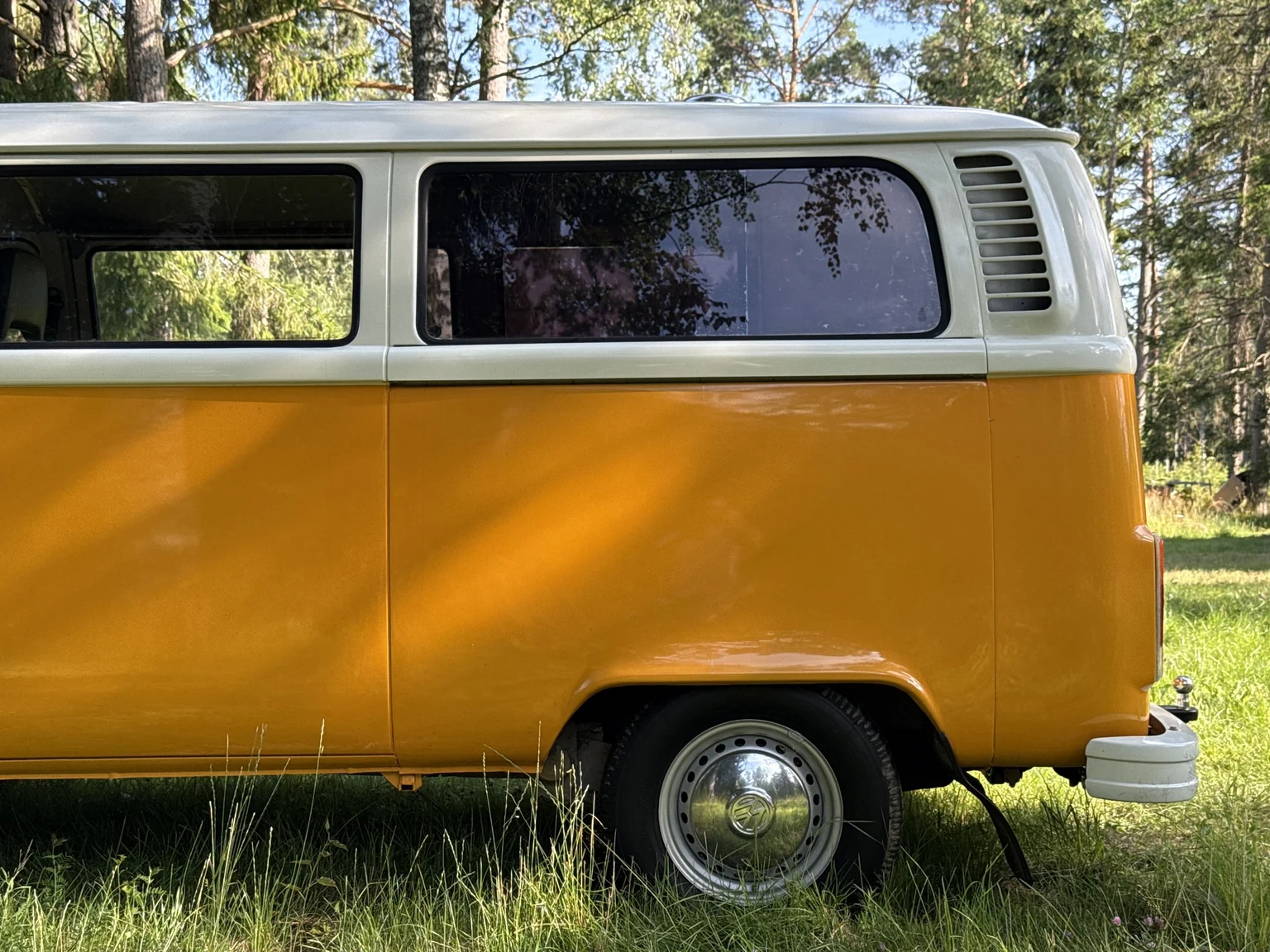 Aussenfoto 1975 Volkswagen Transporter Campervan (11)