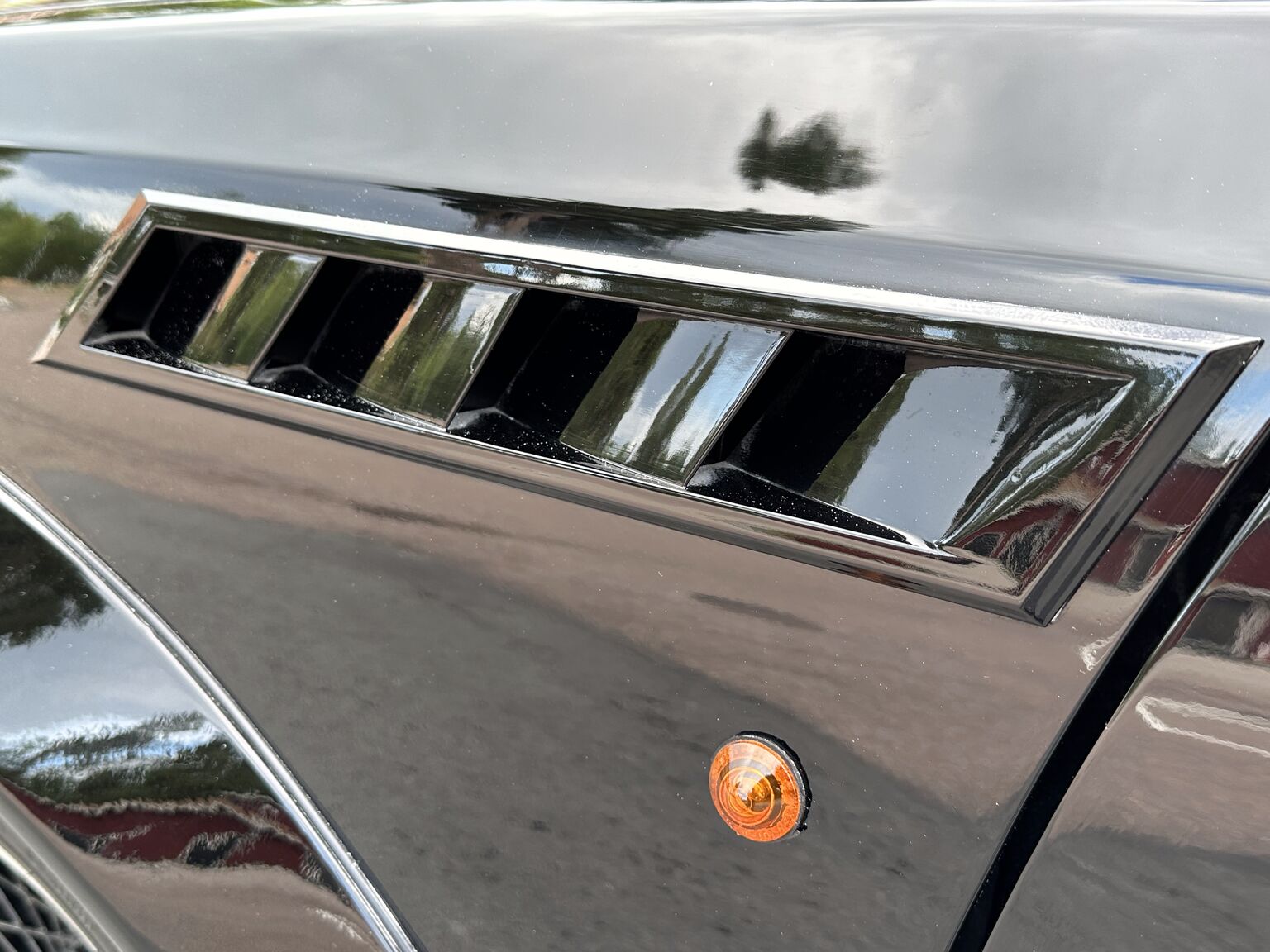 Exterior image of 1987 Buick Grand National "GNX" (53)