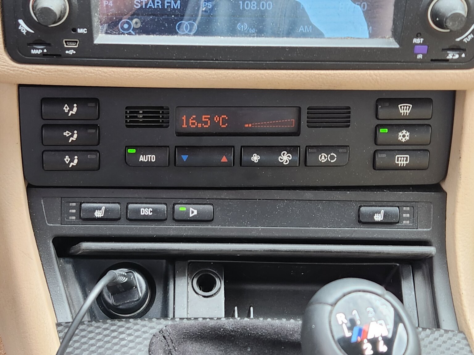 Innenraumfoto von 2002  BMW 330Ci 