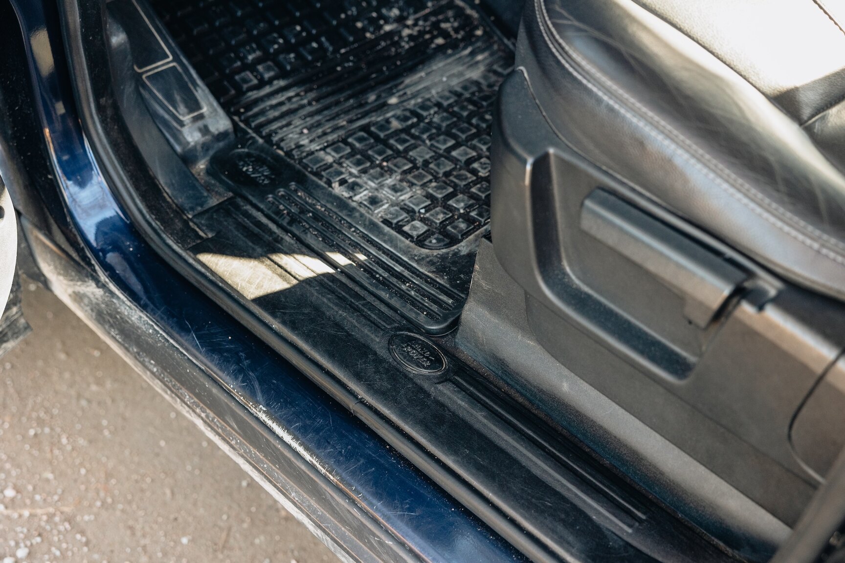 Interior image of 2015 Land Rover Discovery 3.0 TDV6