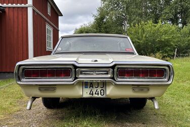 Exterior image of 1965 Ford Thunderbird Hardtop 6.4