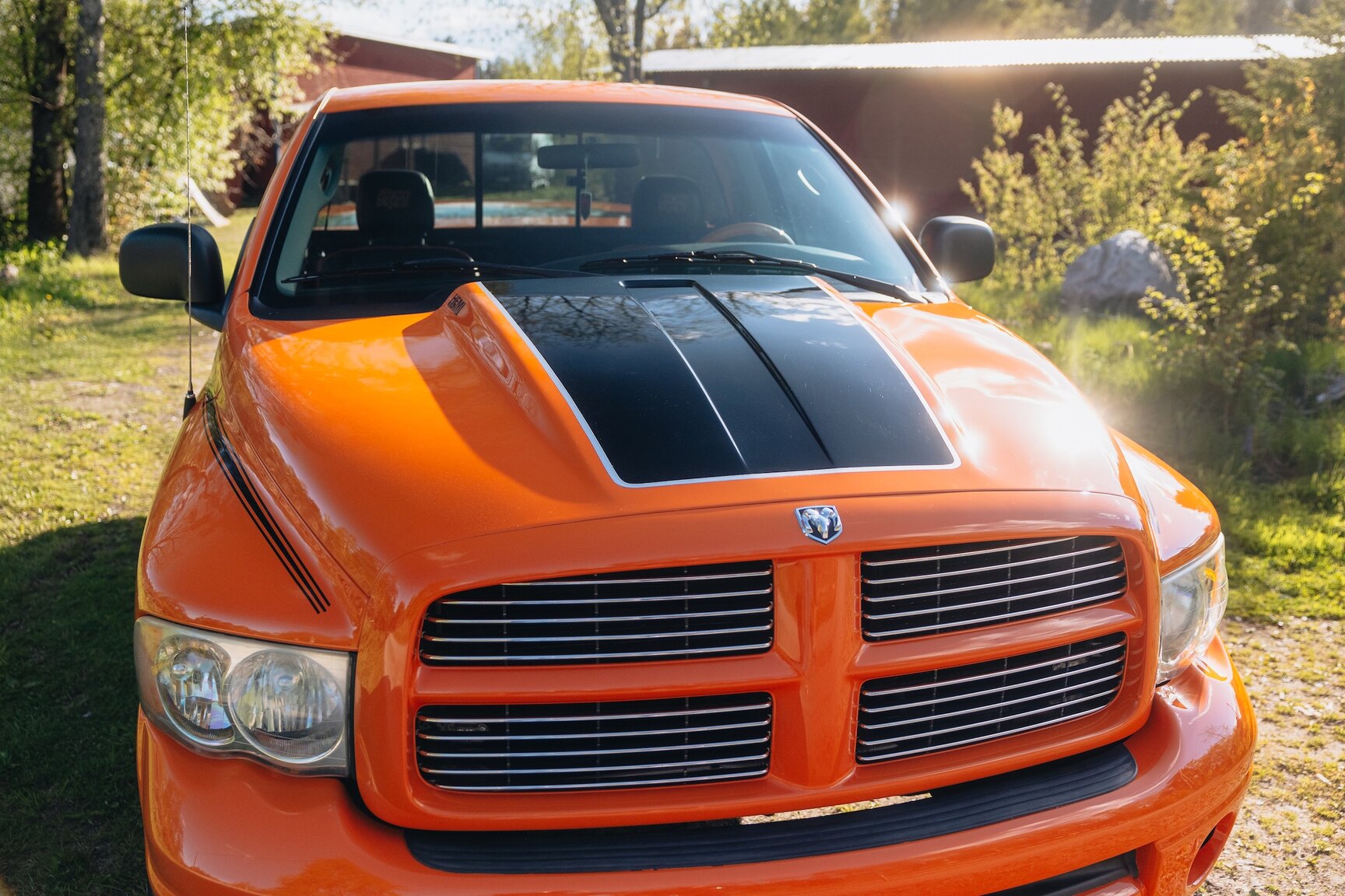 Exteriörbild på 2004 Dodge Ram HEMI GTX 