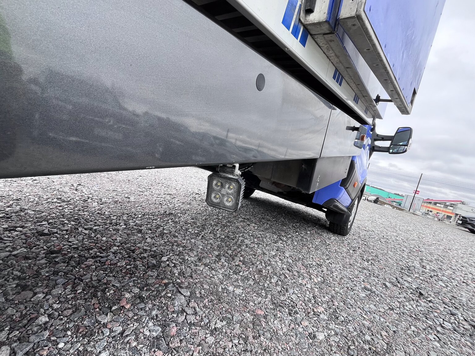 Exteriörbild på 2022 Ford Transit fordonstransport