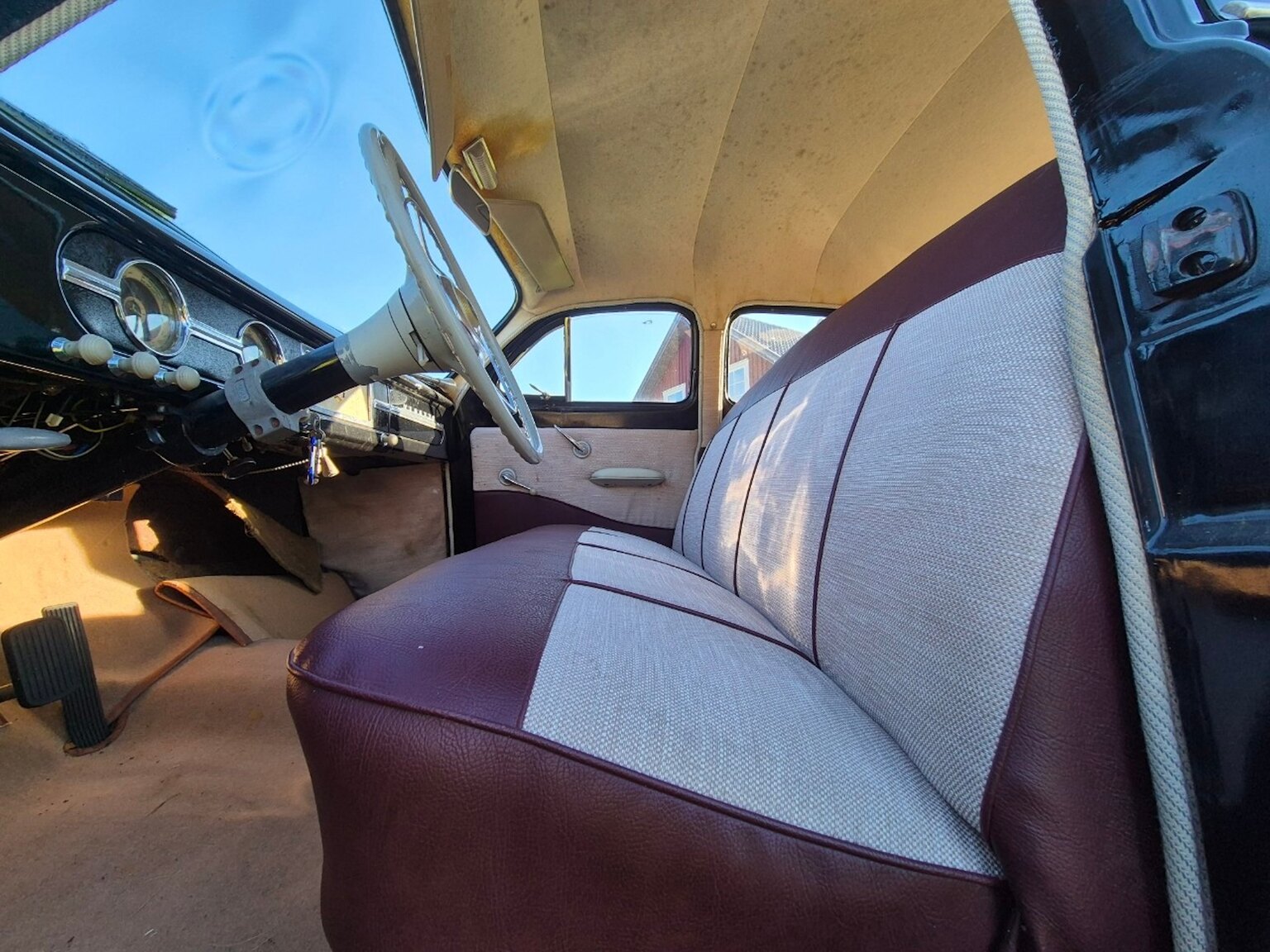Interior image of 1954 Ford Vedette 3.9 V8