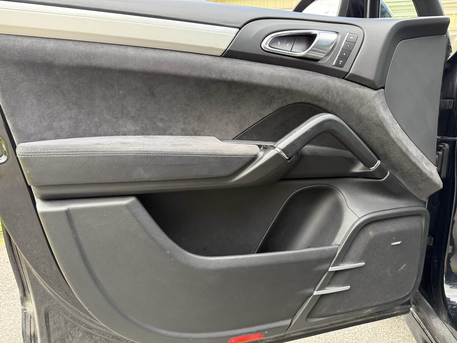 Interior image of 2013 Porsche Cayenne GTS