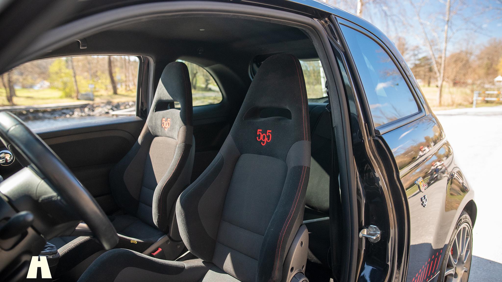 Interiörbild 2016 Abarth 595 Competizione (14)