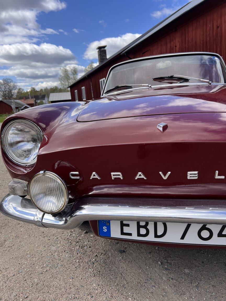Exterior image of 1967 Renault Caravelle Coupé