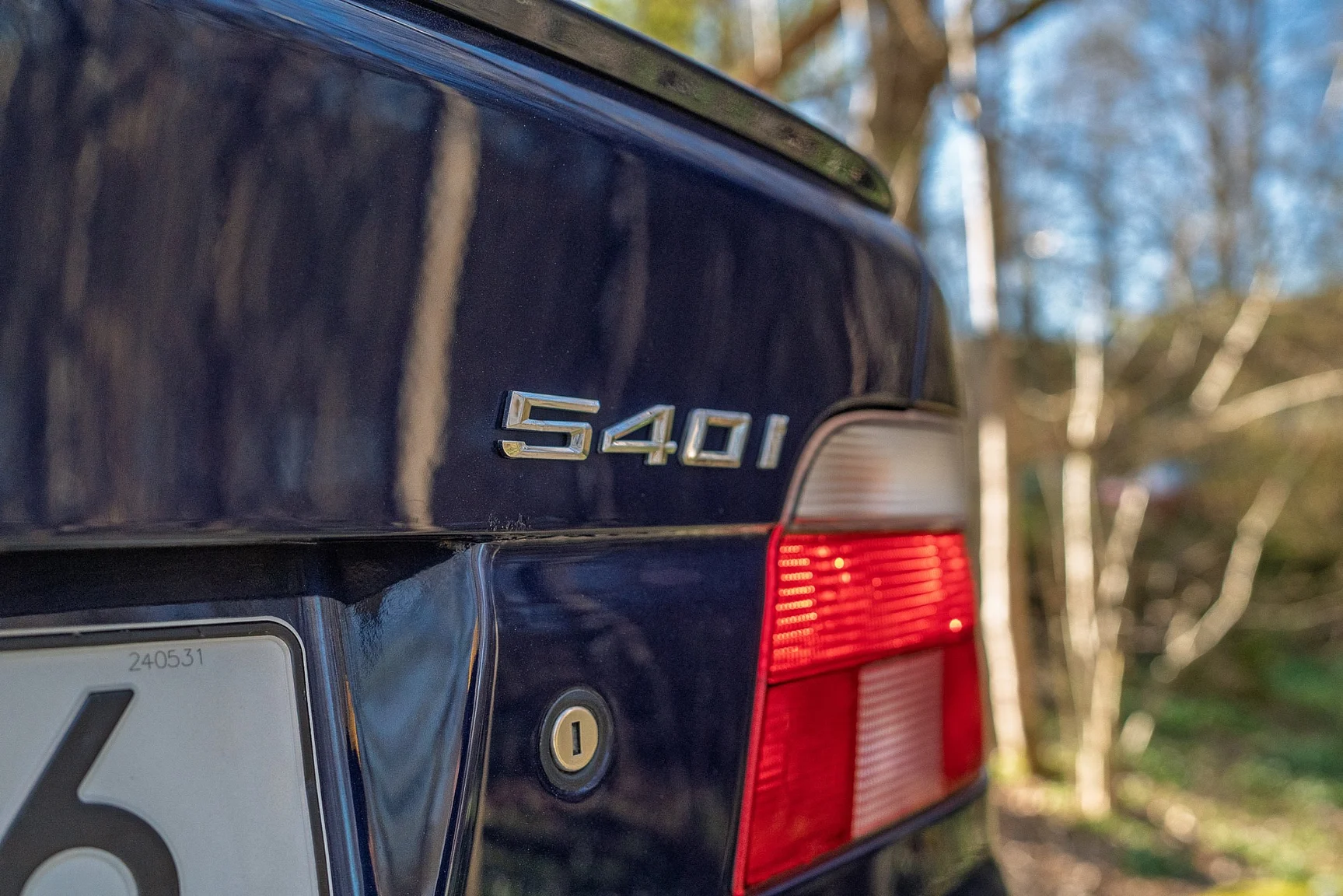 Exterior image of 1996 BMW 540iA (62)