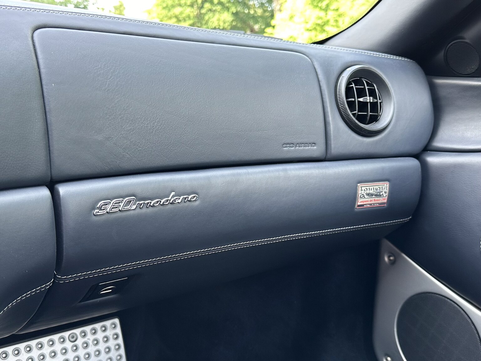 Interior image of 2001 Ferrari 360 Modena V8 Manual (17)