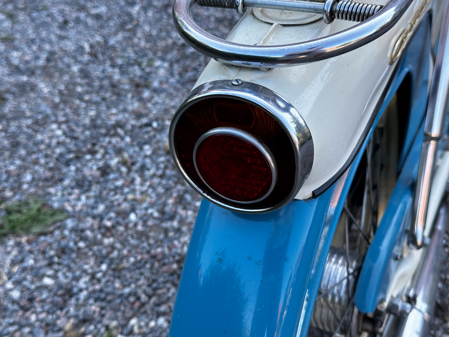 Aussenfoto 1963 Crescent 1163 Raket