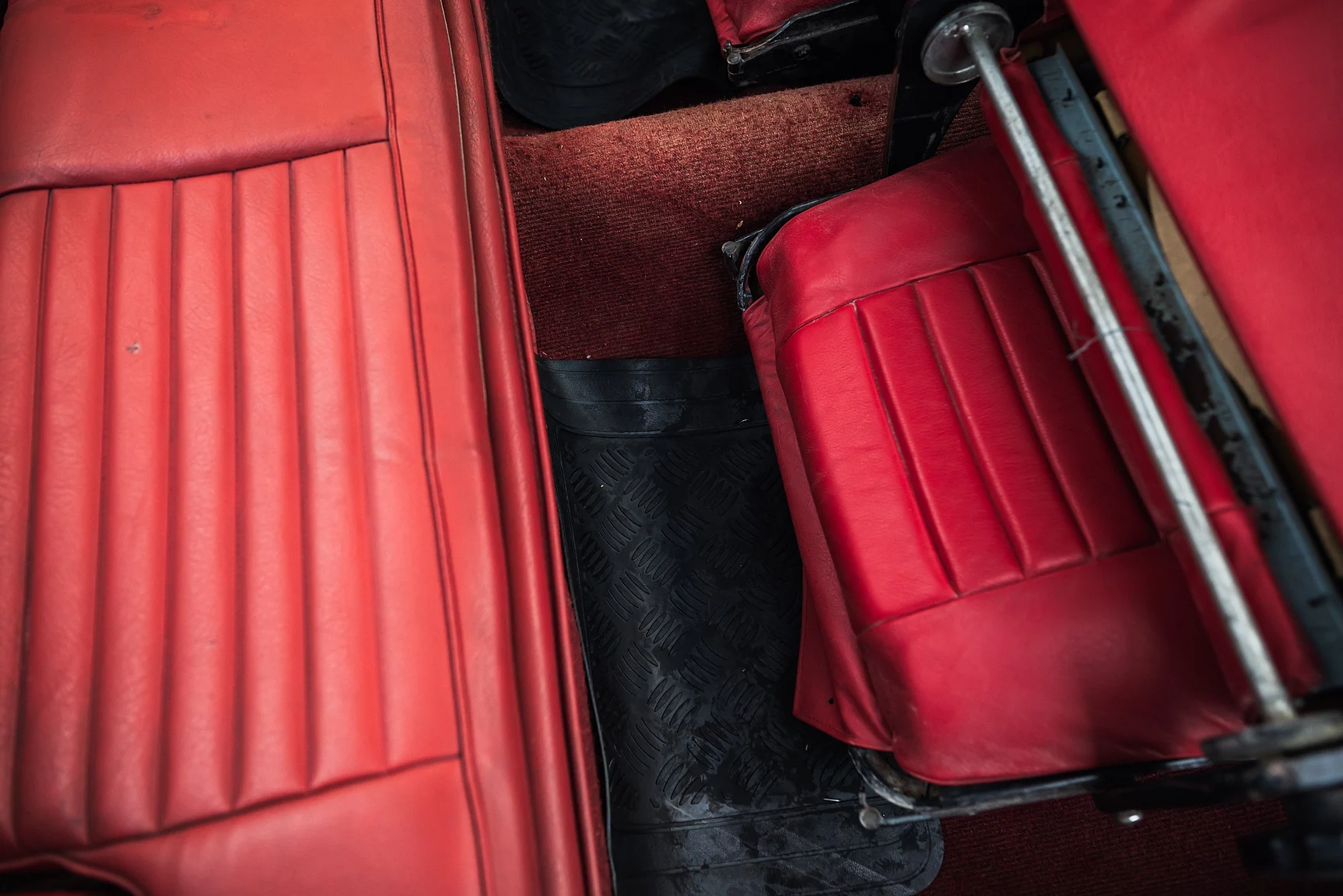 Interior image of 1964 Volvo P 1800S (48)