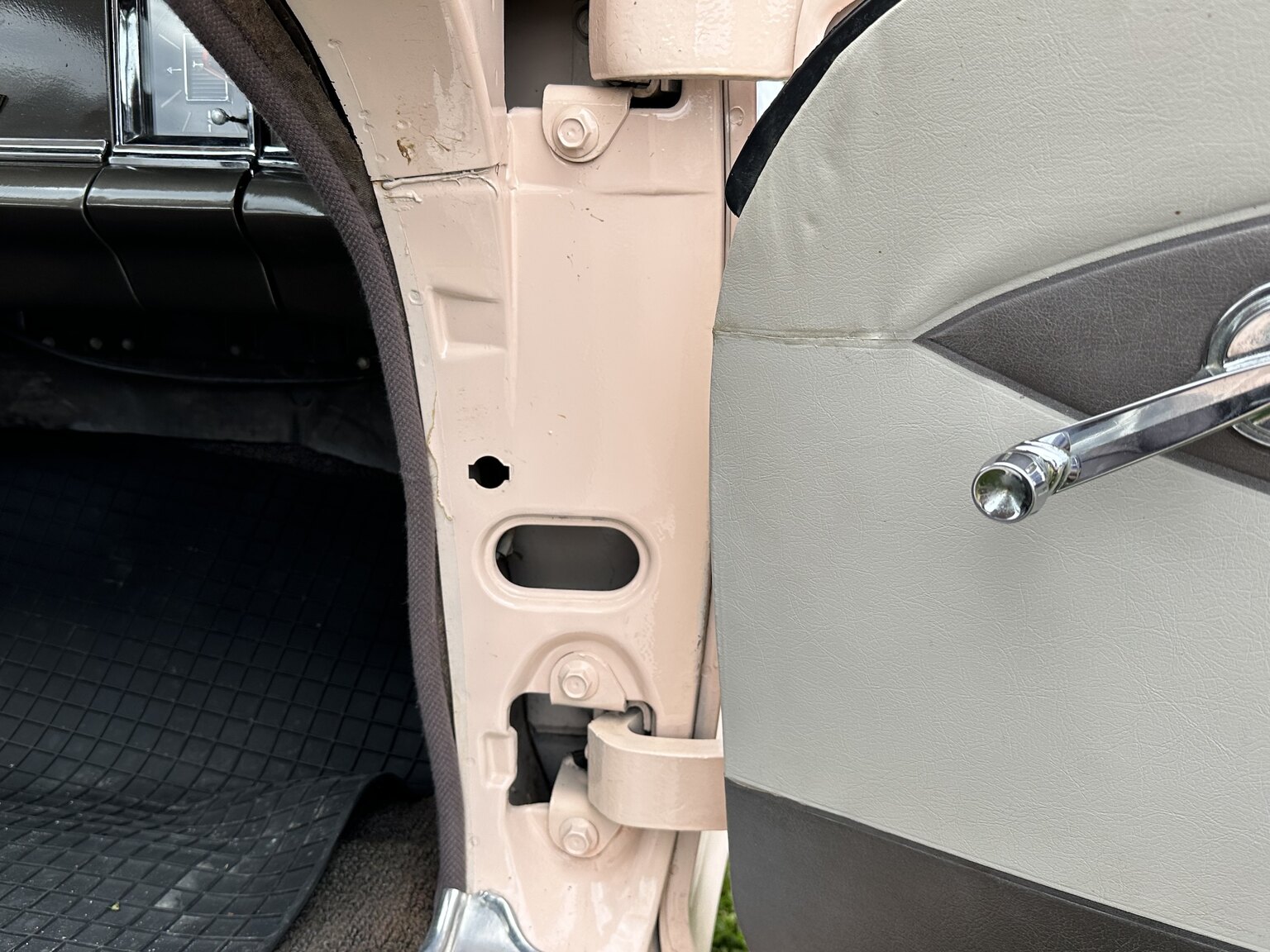 Interior image of 1959 Mercury Monterey 4-door Hardtop Cruiser