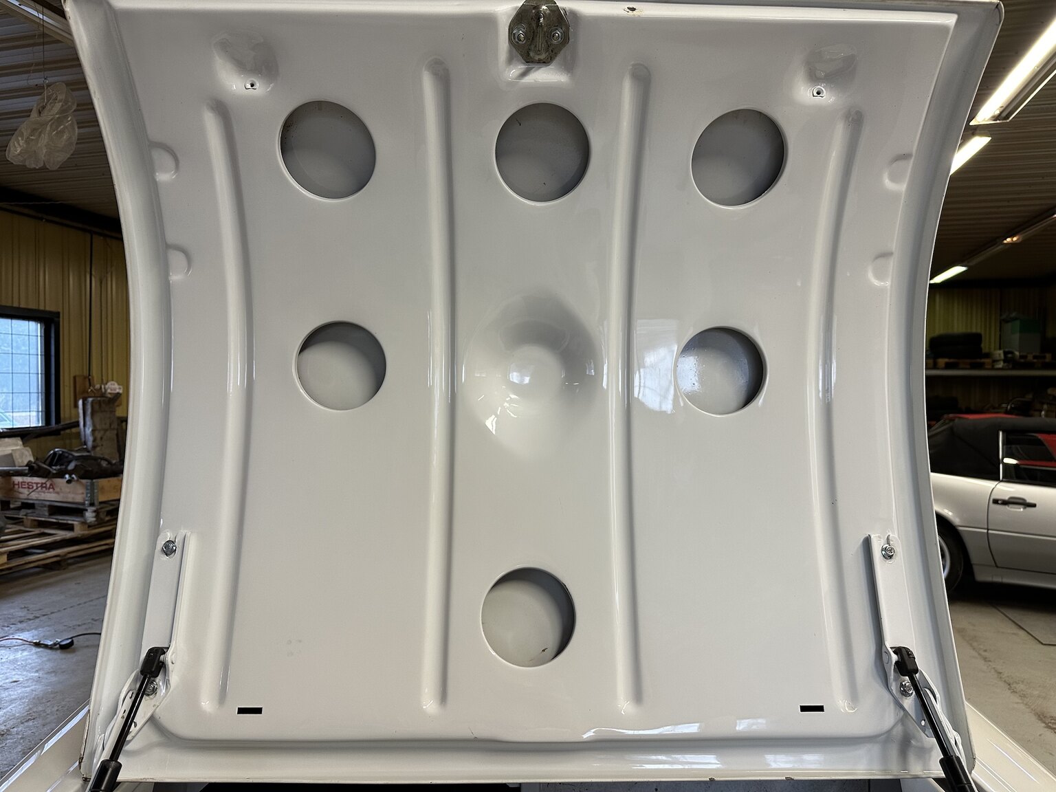 Interior image of 1932 Custom Ford Rod White Ice