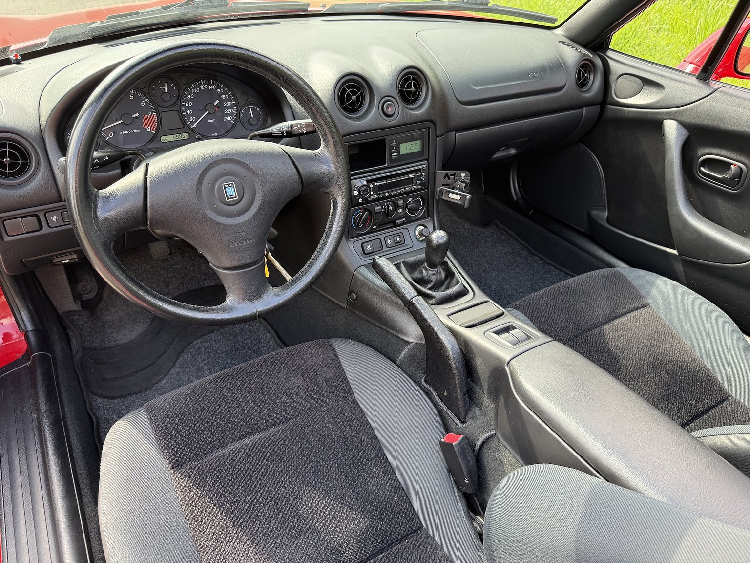 Interior image of 1999 Mazda MX-5