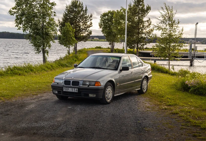 1994 BMW 318i - NO RESERVE