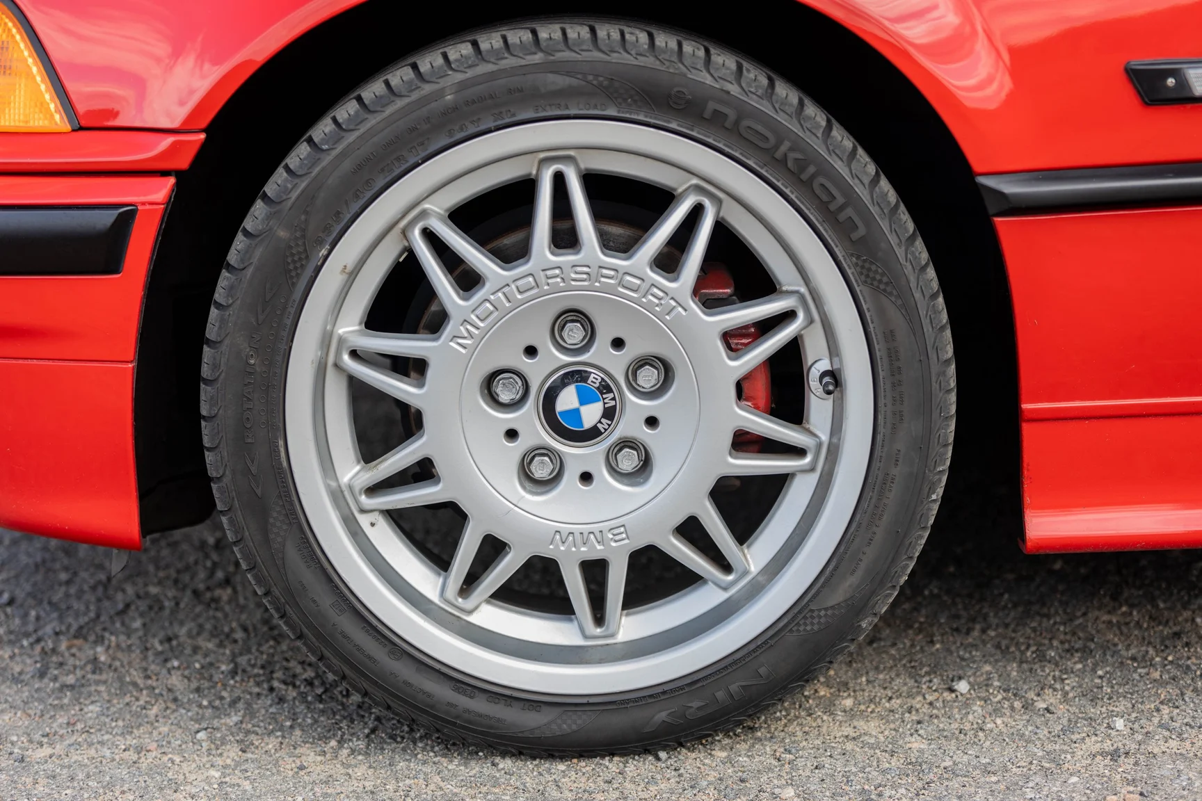 Exteriörbild på 1994 BMW 325i Convertible (28)