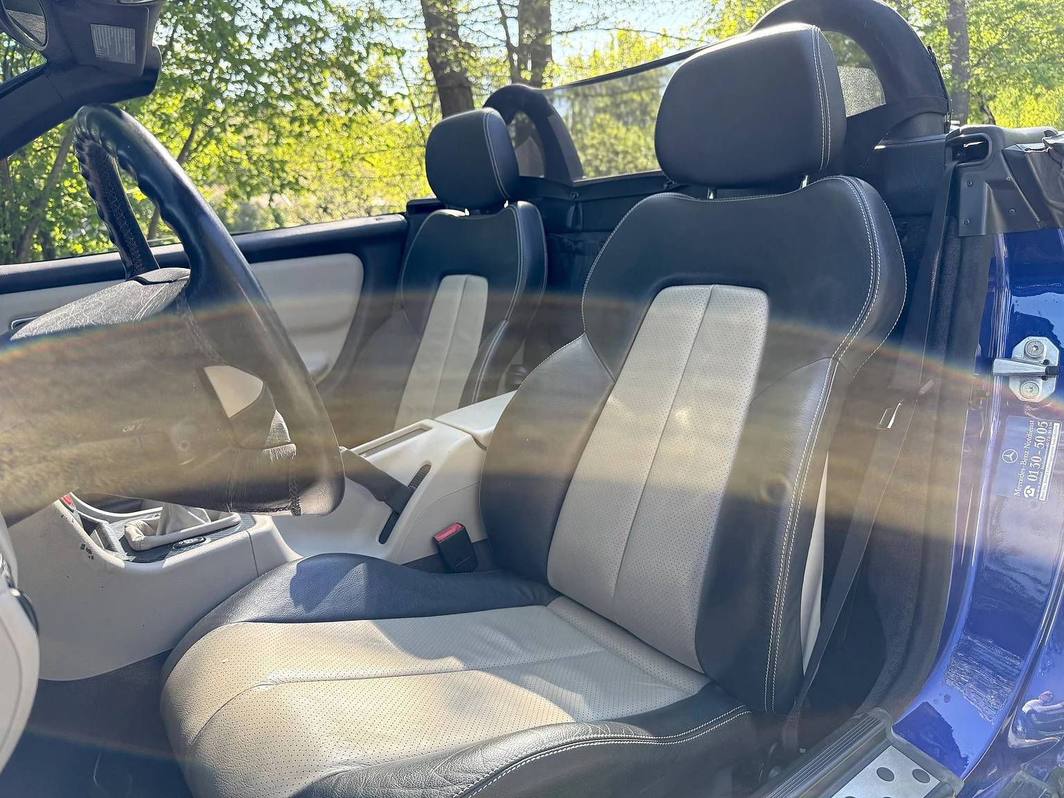 Interior image of 1997 Mercedes-Benz 230 SLK (13)