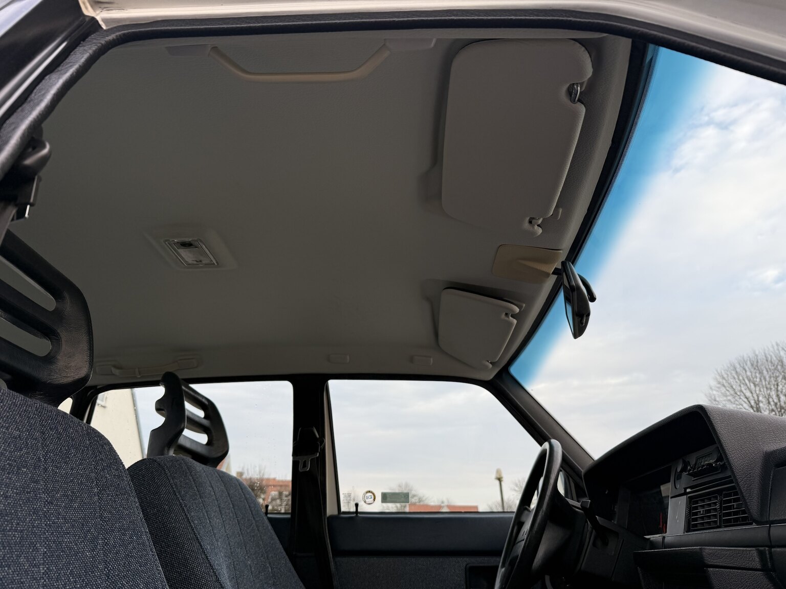 Interior image of 1991 Volvo 240 GL Automat (12)