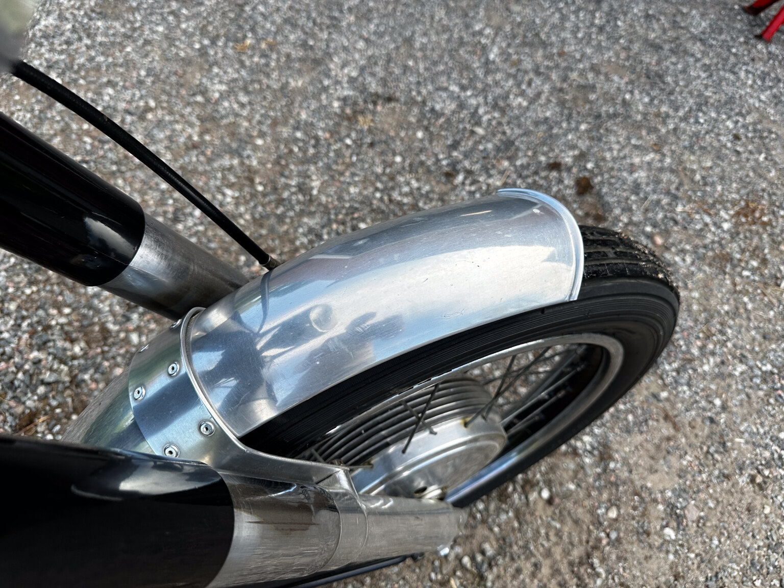 Exteriörbild på 1952 AJS 16MS 350cc Matchless-replica