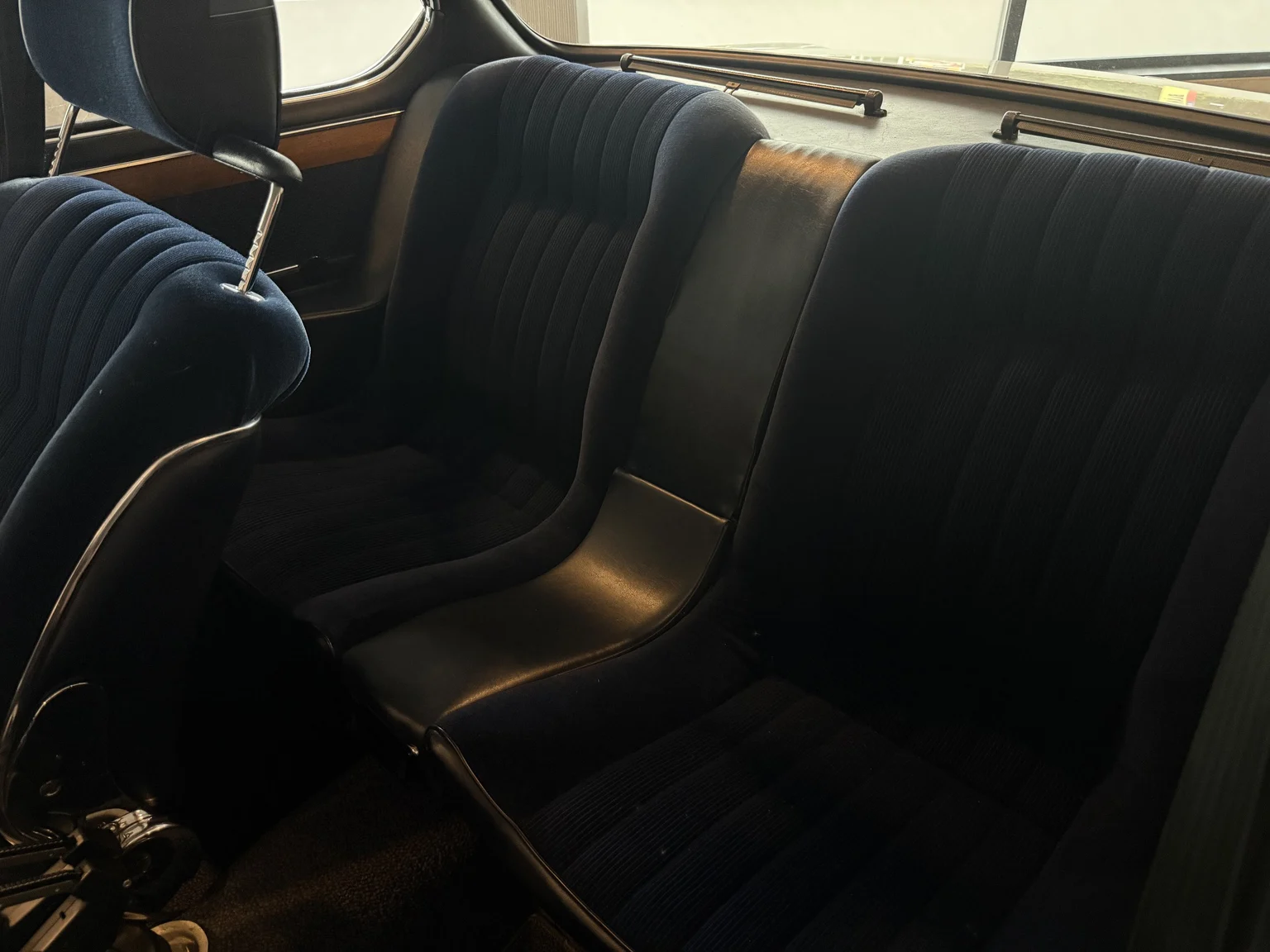 Innenraumfoto von 1972 BMW E9 3.0 CSI (21)