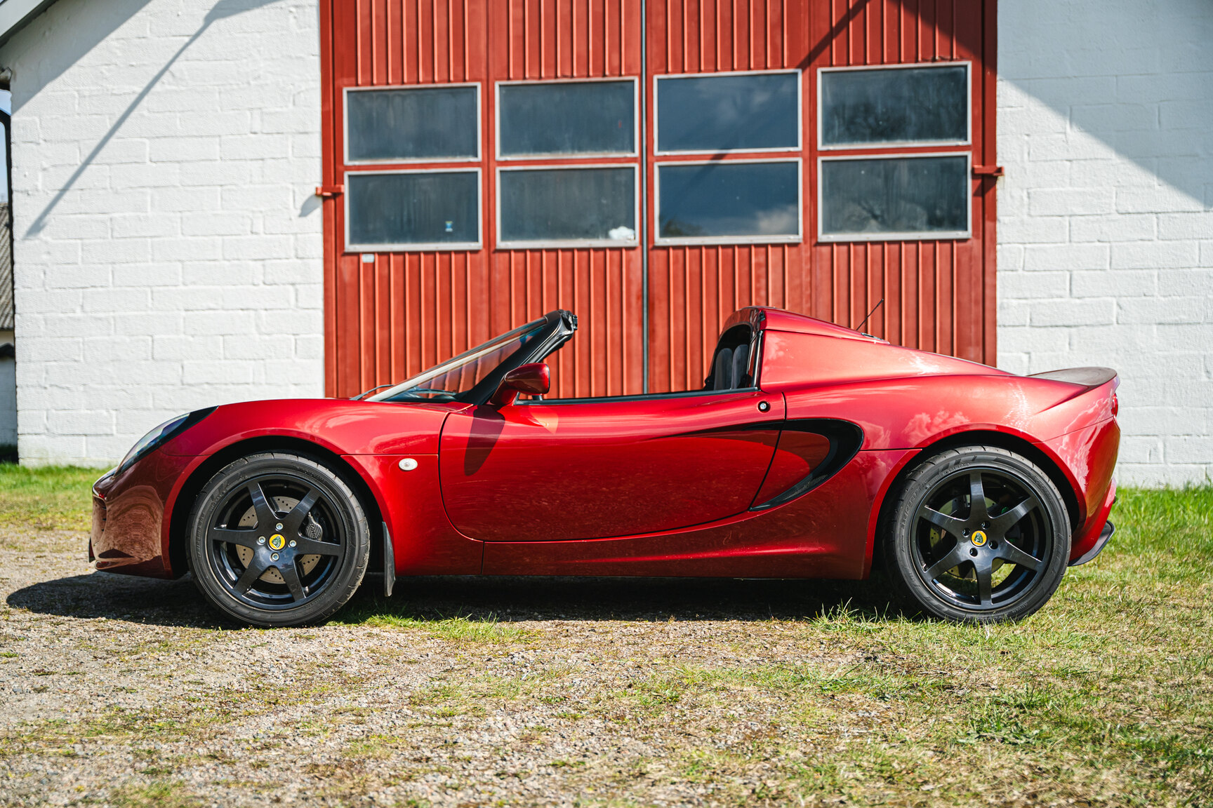 Exterior image of 2001 Lotus Elise 111