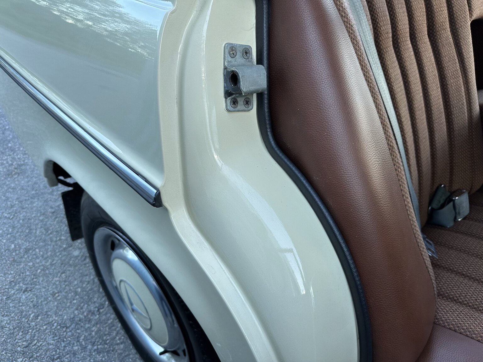 Interiörbild 1974 Mercedes Benz 230.6