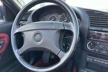 Interior image of 1993 BMW 325 I CABRIO 