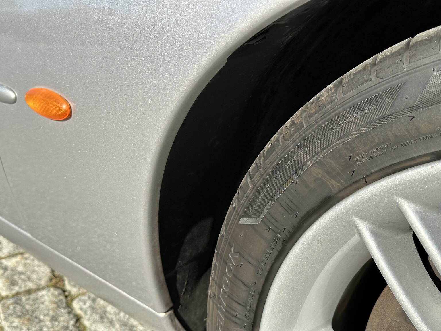 Exteriörbild på 2000 Jaguar XK 8