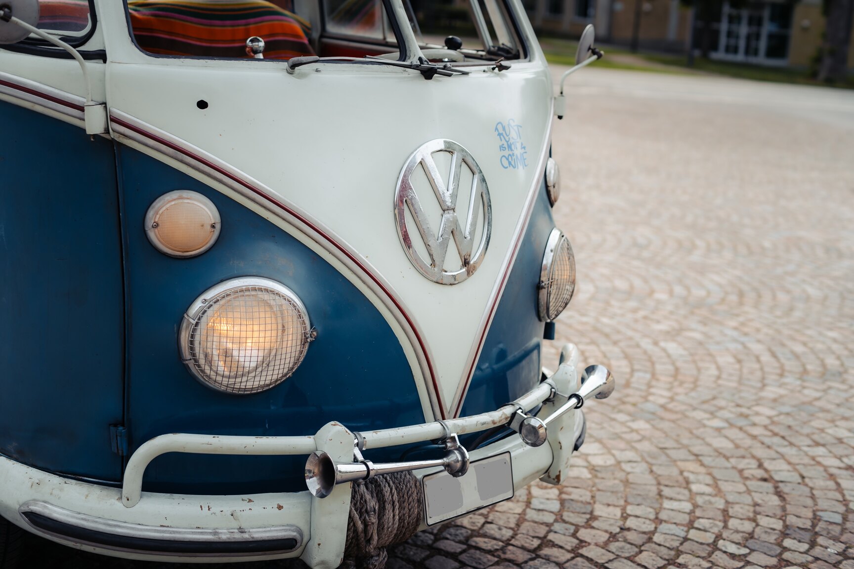 Exteriörbild på 1964 Volkswagen Kleinbus Transporter 1500 Deluxe “21-fönsters Samba”