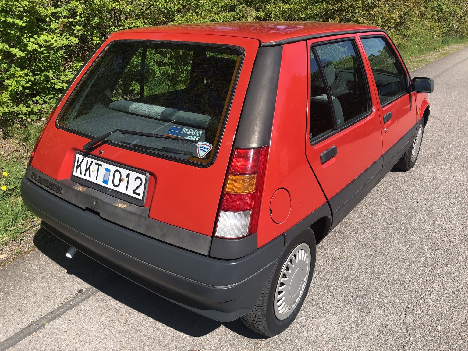 Exterior image of 1990 Renault 5 (6)