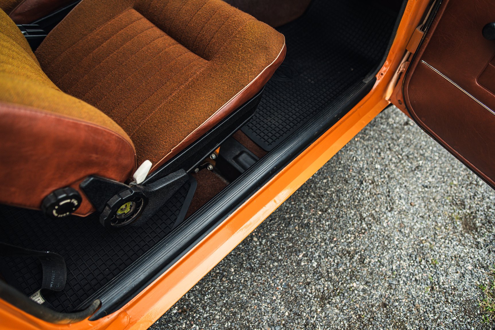 Interior image of 1974 Volvo 142 2.0