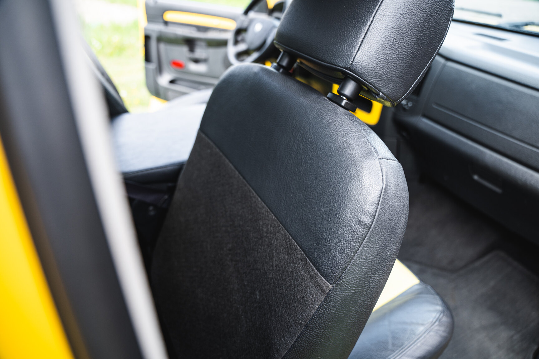Innenraumfoto von 2005 Dodge Ram 1500 Bumble Bee