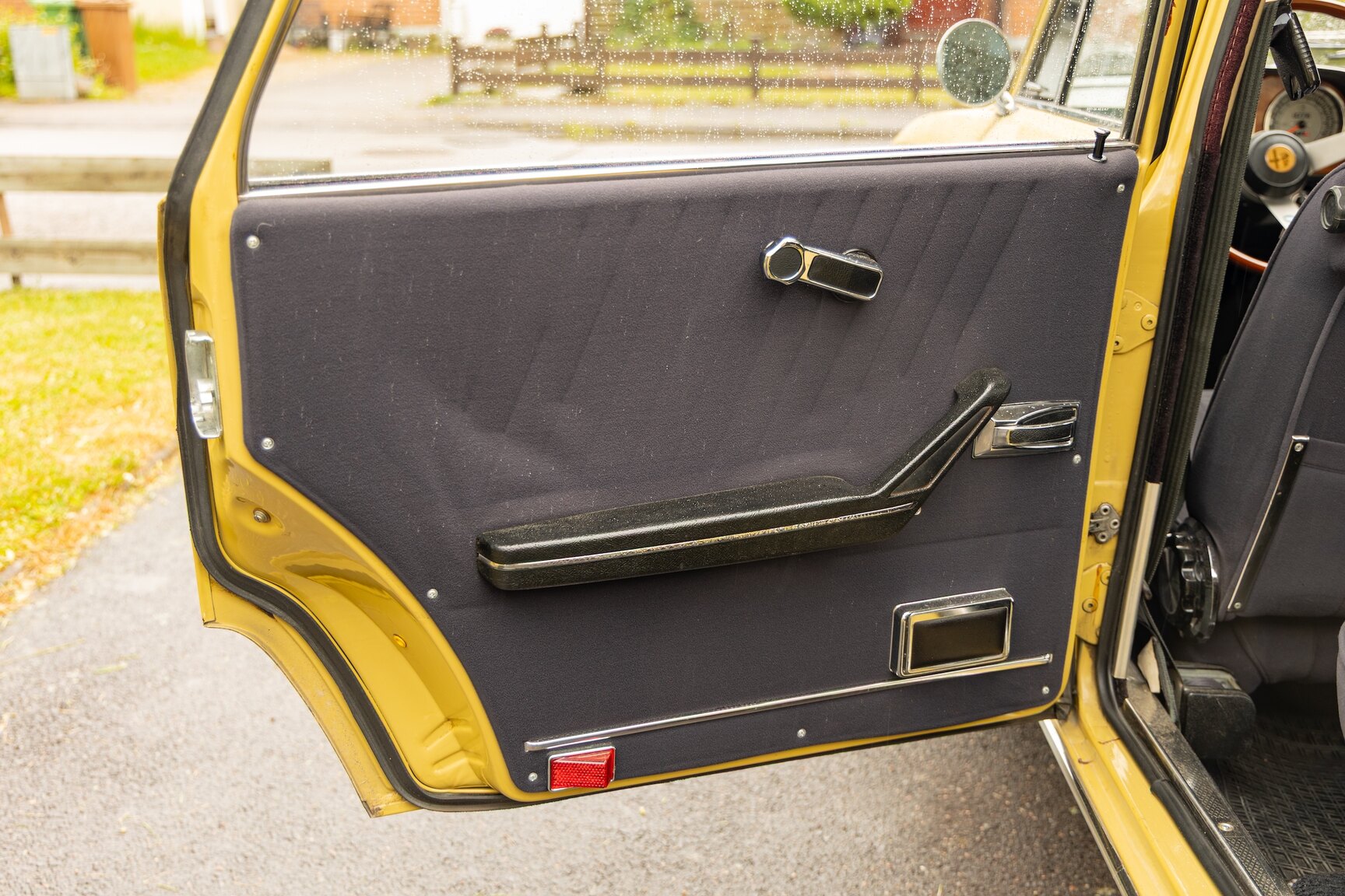Interior image of 1974 Alfa Romeo Berlina 2000