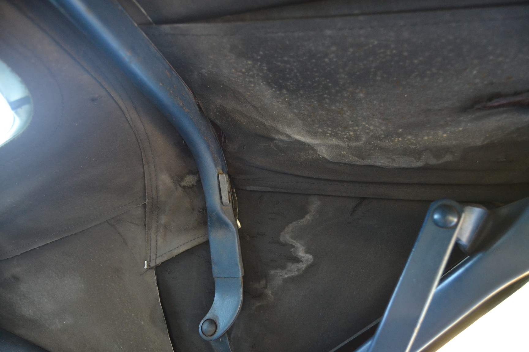 Interior image of 1970 Oldsmobile Ninety eight Convertible (63)