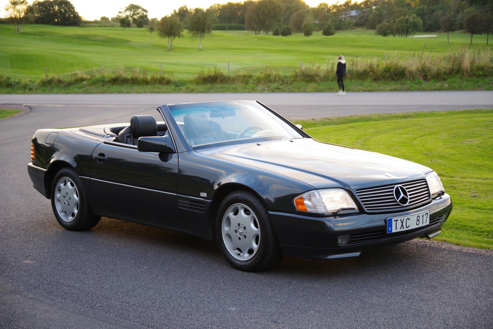 Exterior image of 1992 Mercedes-Benz 300 SL-24