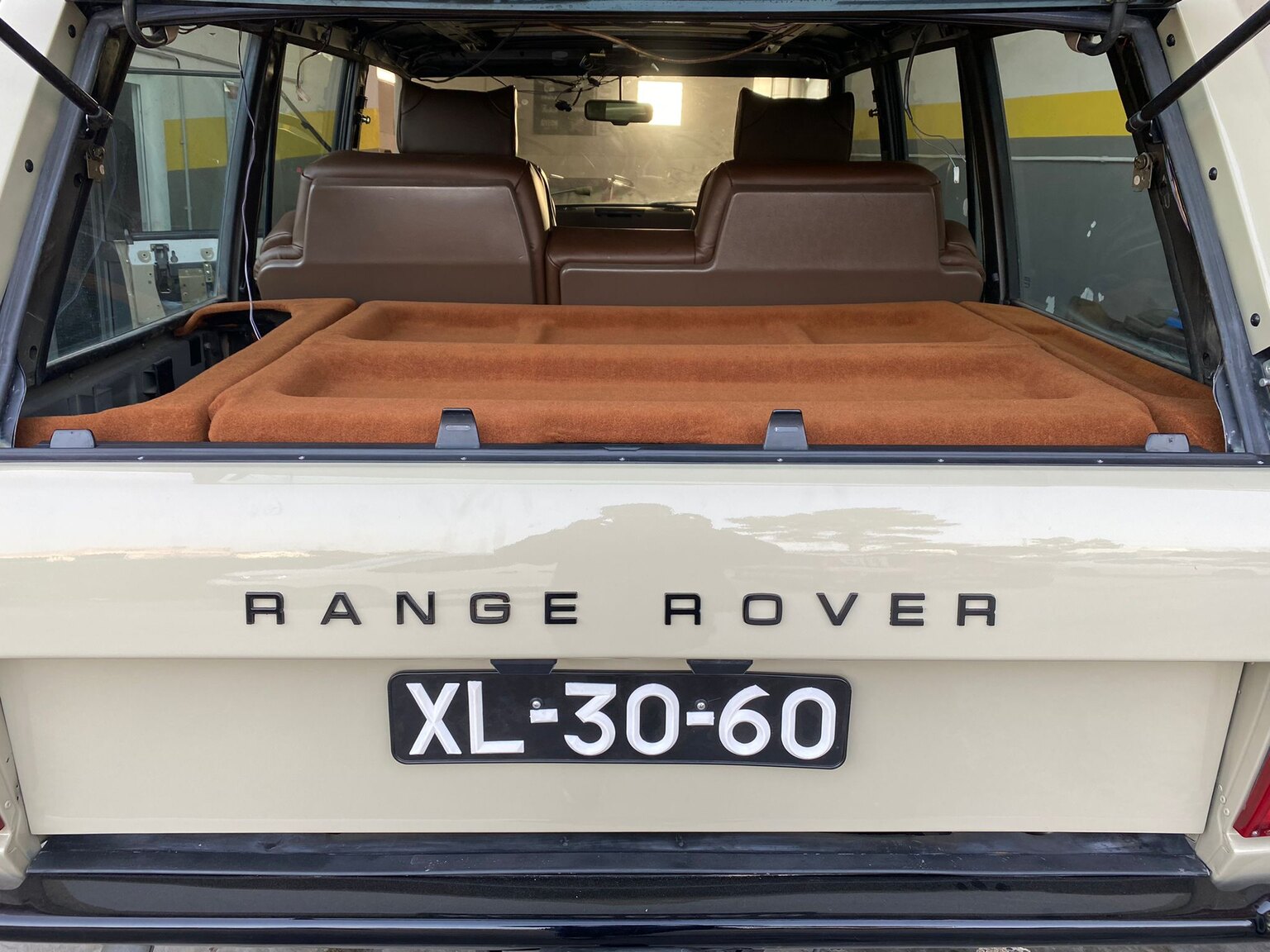 Innenraumfoto von 1991 Range Rover Restomod