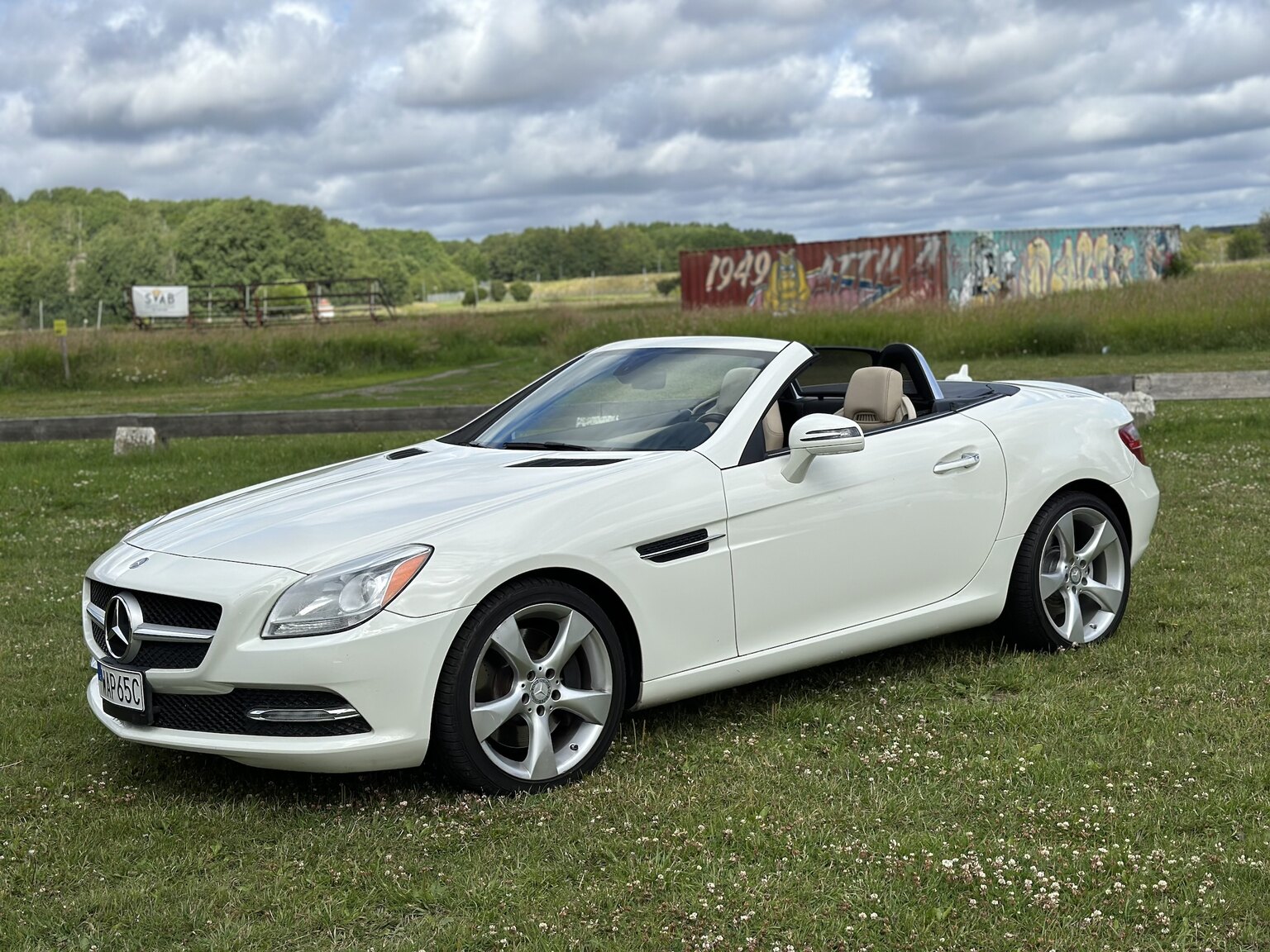 Exteriörbild på 2012 Mercedes-Benz SLK 350