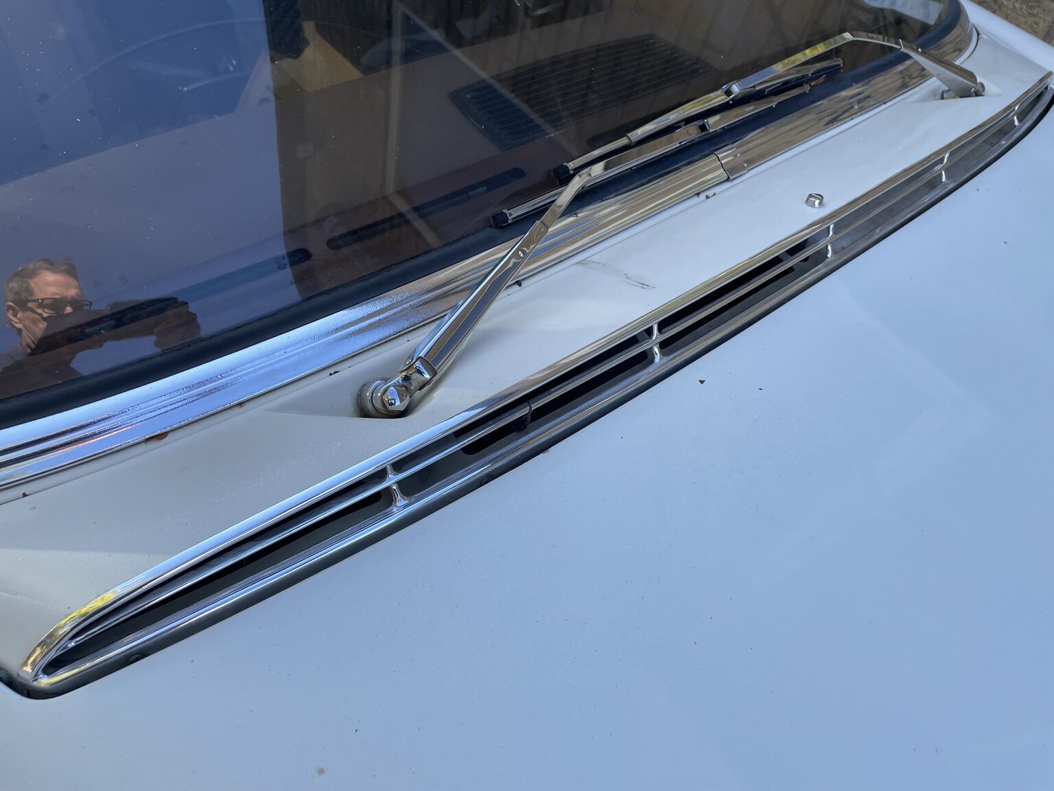 Exterior image of 1966 Mercedes-Benz 250s