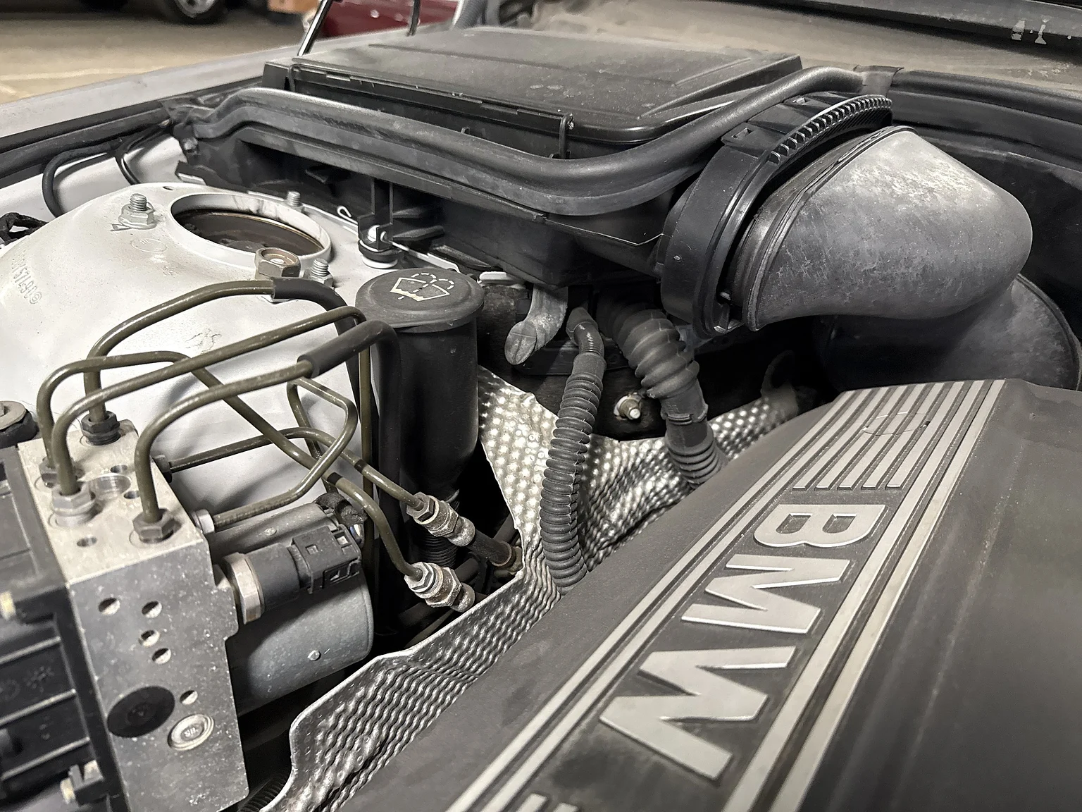 Image of 2002 BMW 520i (4) mechanics