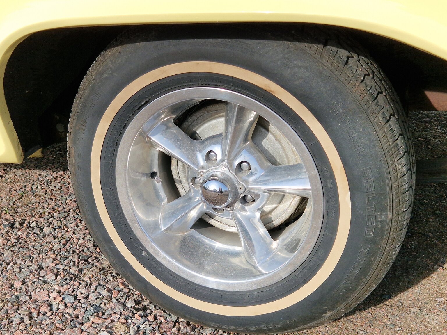 Exteriörbild på 1961 Chrysler Windsor Coupé