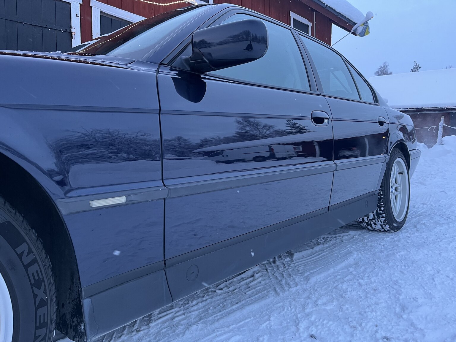 Exteriörbild på 1996 BMW 750IA