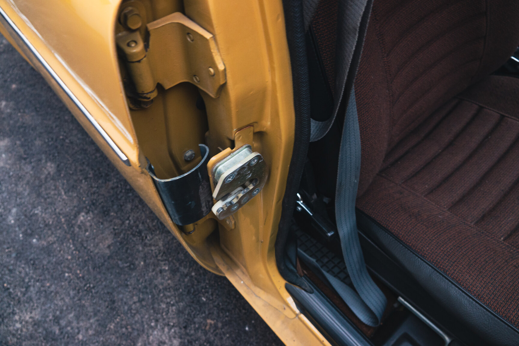 Interiörbild 1971 Volvo 144 2.0 Automat