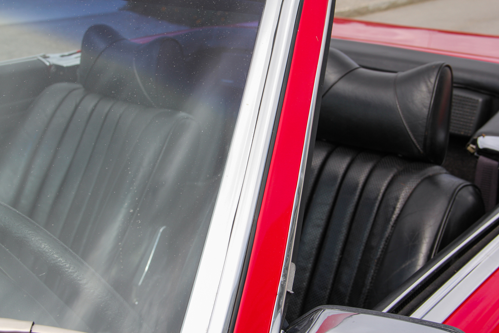 Exteriörbild på 1975 Mercedes-Benz 280 SL