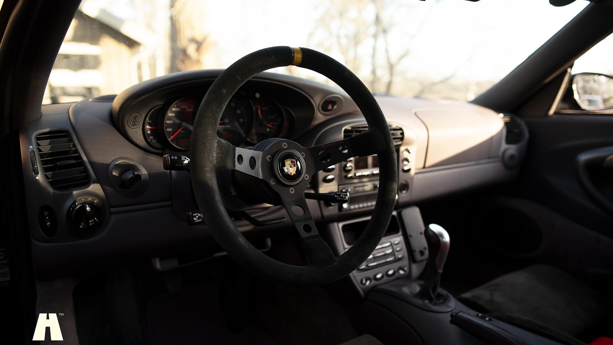 Innenraumfoto von 1998 Porsche 996 Carrera 2 “Clubsport”