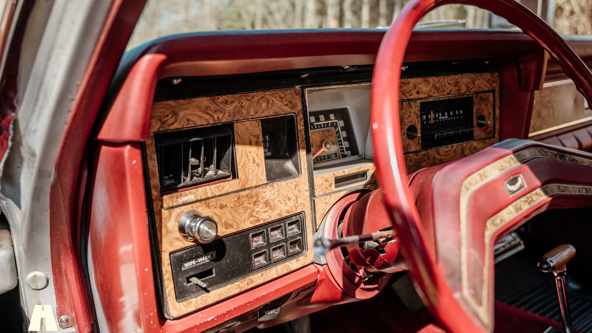 Interior image of 1976 Ford Mercury Monarch Ghia (8)