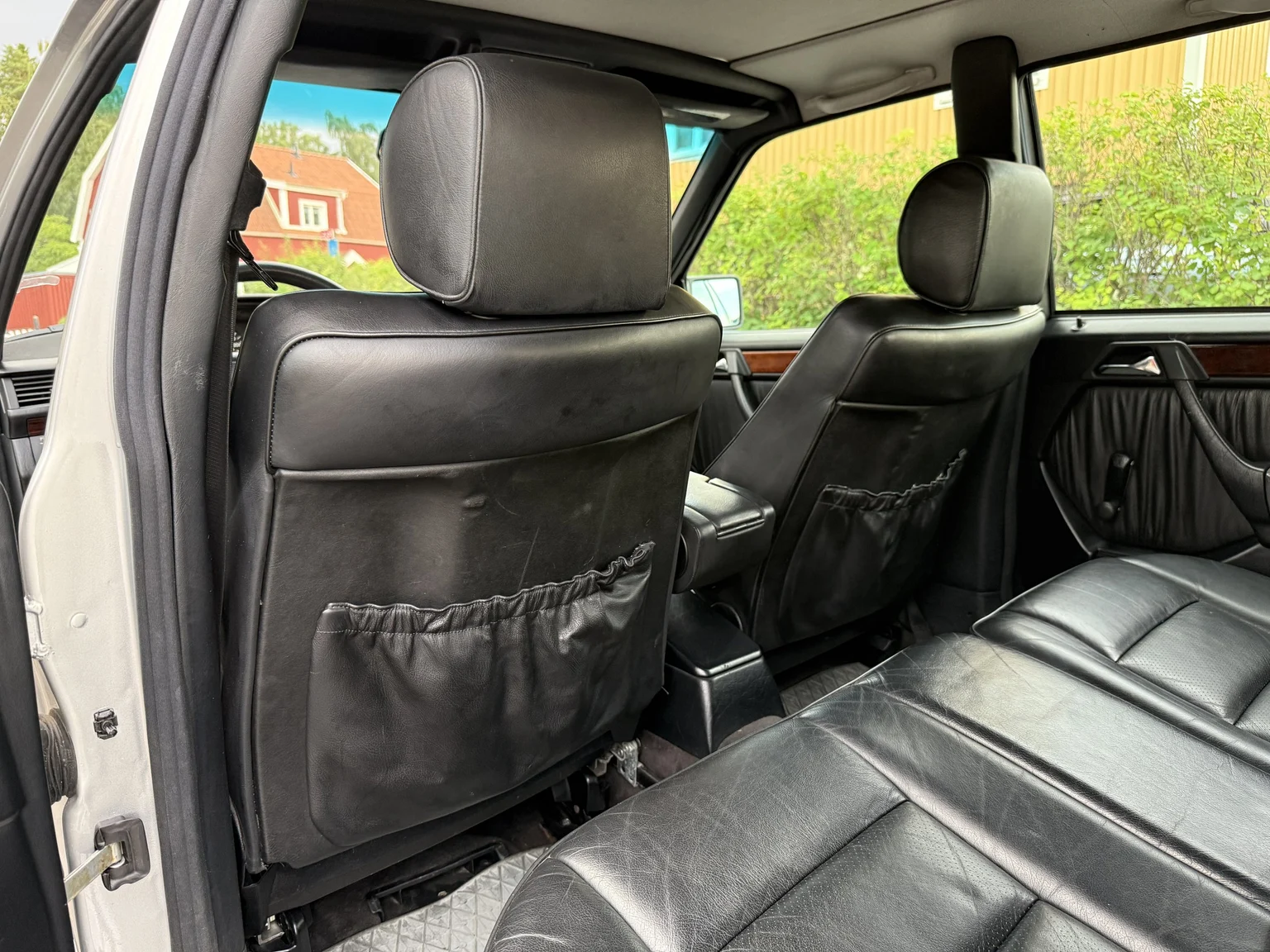 Interior image of 1994 Mercedes-Benz E 320 T (40)