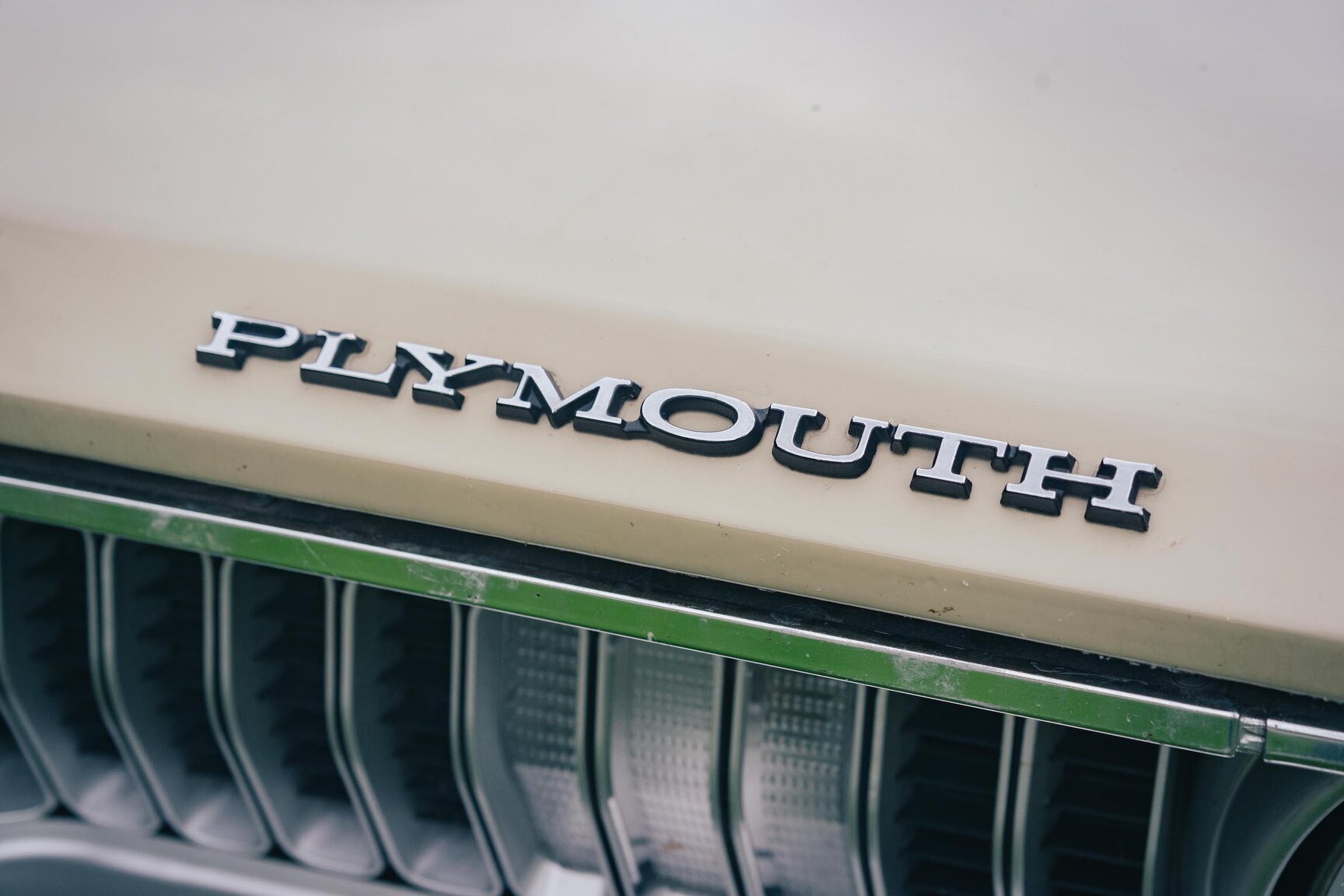 Exteriörbild på 1972 Plymouth Duster 360 (6)