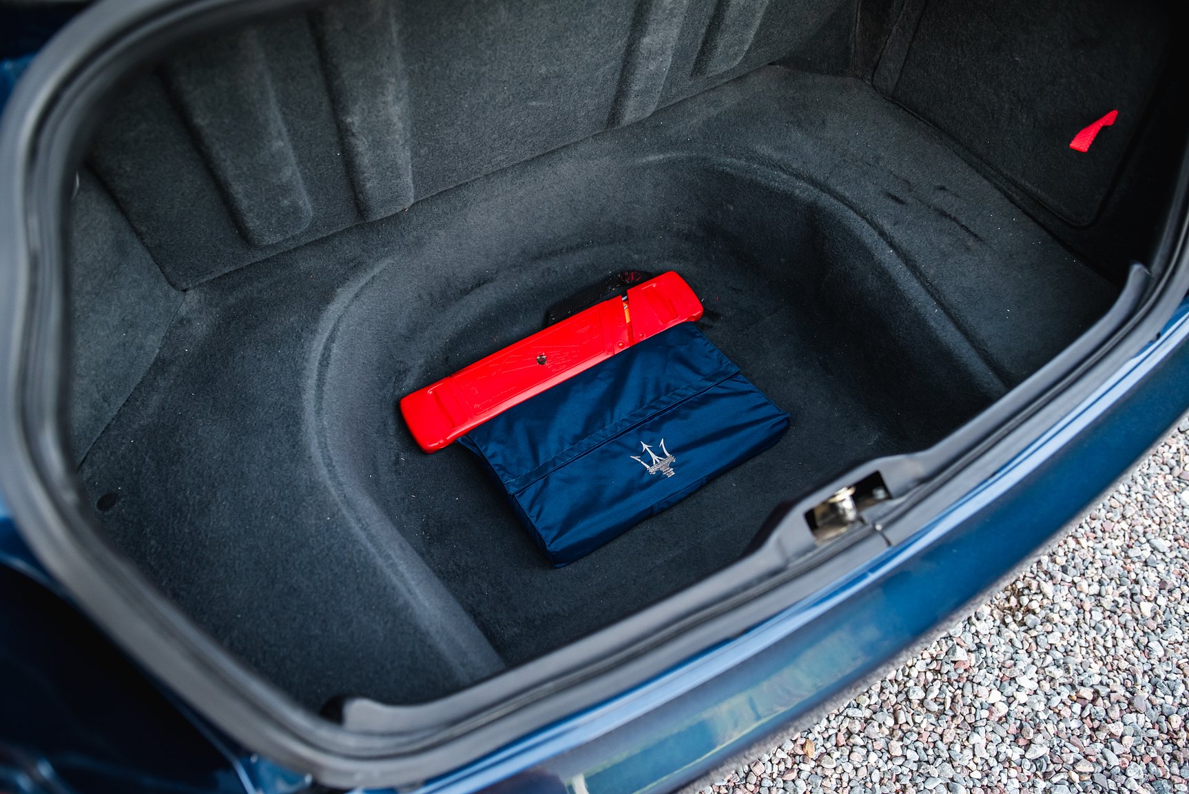 Interior image of 2000 Maserati 3200 GT